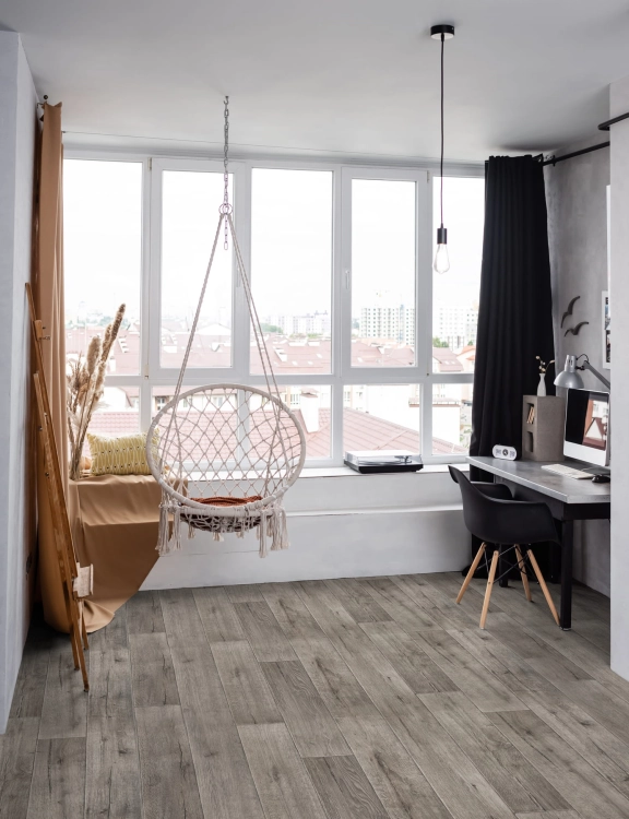 Wykładzina PCV Step Brunel 84 Drewno Deska Rustykalna Szary Aranżacja.jpg