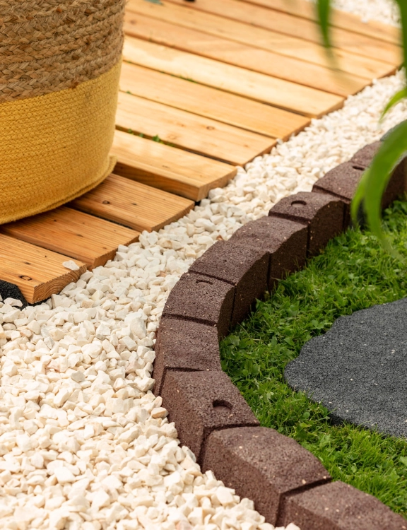 Obrzeże Trawnikowe + 4 szpilki Roman Stone Brązowy