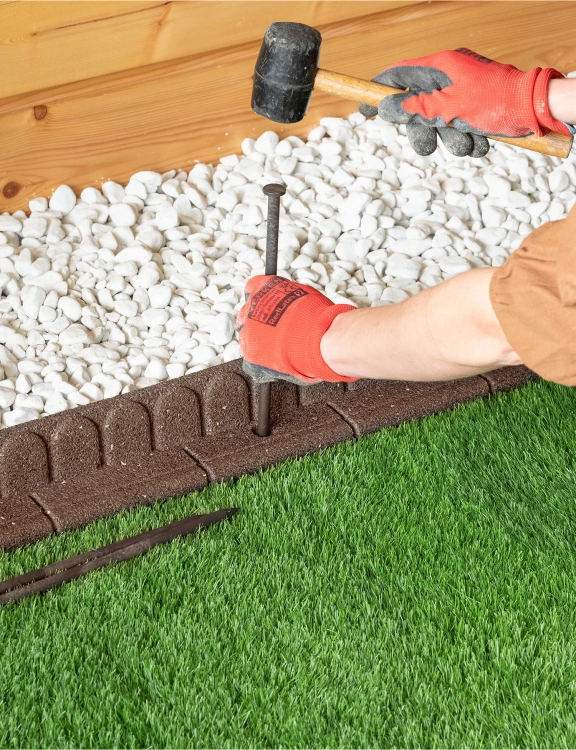 Obrzeże Trawnikowe + 4 szpilki Mowing Brązowy 120dł.x7szer.x8wys.