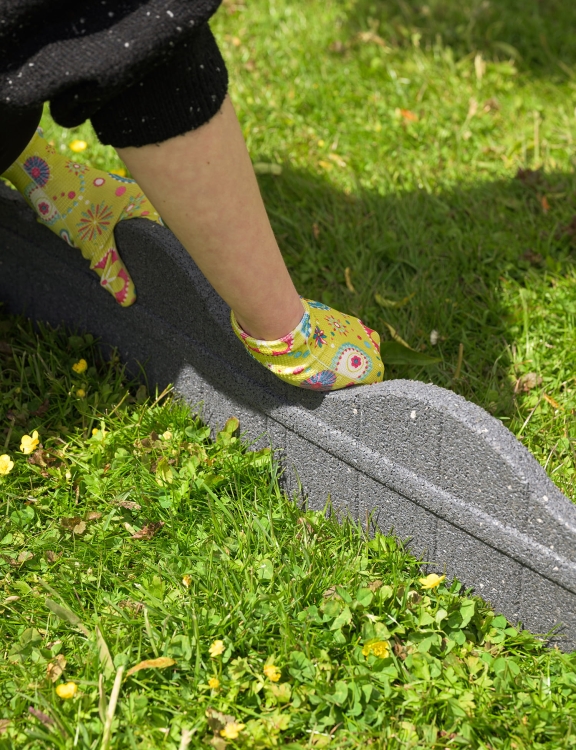 Efloor Obrzeże Trawnikowe + 3 szpilki Carolina Szary 118dł.x2,5szer.x15,25wys