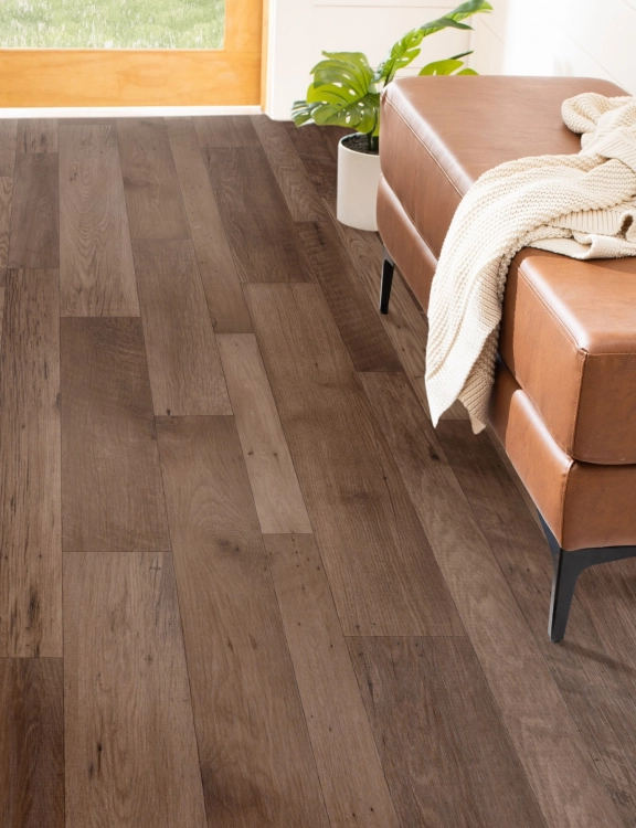 e-floor Character Wood Rostock 866  deska dąb ciemny brązowy (3).jpg
