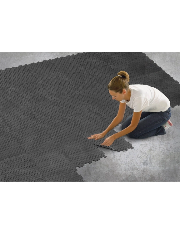 efloor_0033_Lifestyle_Alpha Tile_Instalacja.jpg